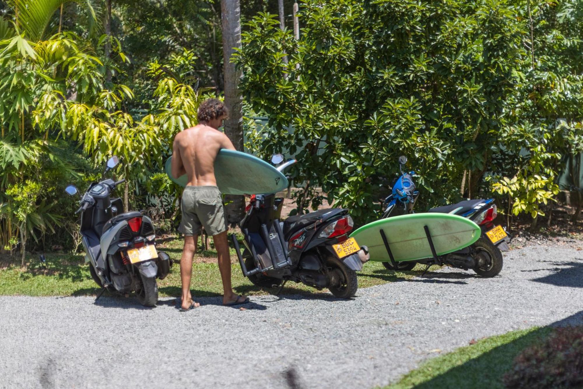ホテル Makai Surf House アハンガマ エクステリア 写真